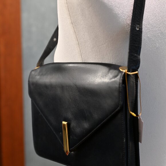 BALLY Authenitic Navy Cross Body - Picture 3 of 8